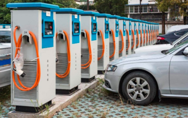 新能源汽车距离充电自由还有多远 汽车充电设备的研发与挑战